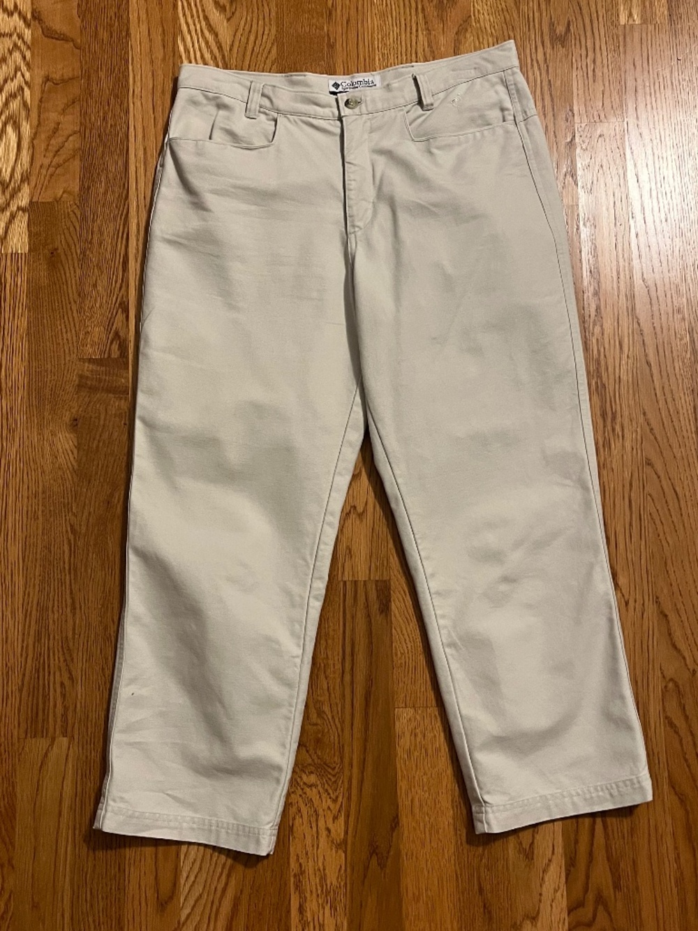 Columbia Women’s Khakis cropped pants sz 8